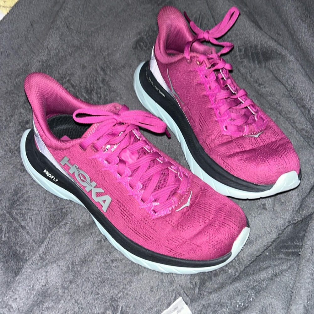 Women’s Hoka Profly size 6
